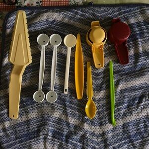 Vintage Misc Tupperware kitchen items